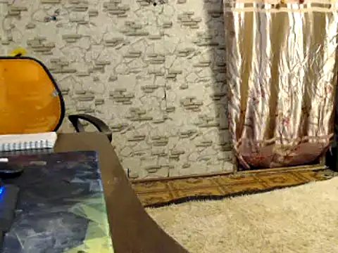 Snapshot of _Kitti_ chatting on 12/05/24, 04:01  Kitti  online show from 12/05/24, 04:01