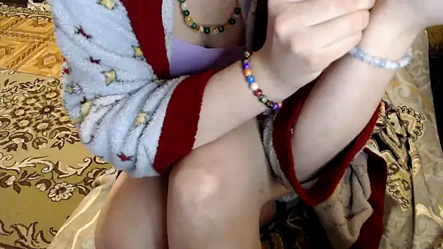 Snapshot of _Kitti_ chatting on 03/10/25, 09:18  Kitti  online show from 03/10/25, 09:18