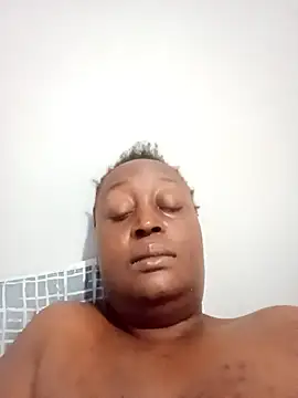 Snapshot of Eroticchocolate91 chatting on 10/27/25, 04:27 Eroticchocolate91 online show from 10/27/25, 04:27