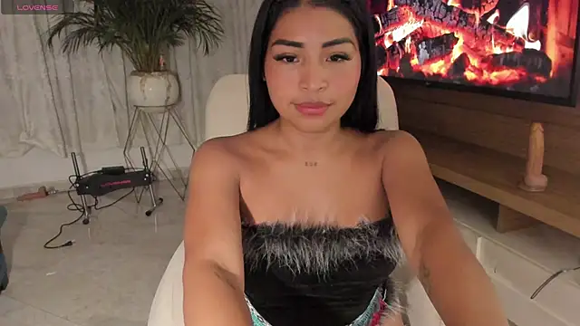 Snapshot of Pocahontascute_33 chatting on 01/26/25, 02:45 Pocahontascute 33 online show from 01/26/25, 02:45