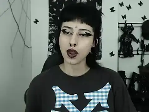 n0sferatus   online show from 09/18/25, 10:28