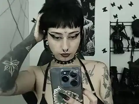 n0sferatus   online show from 09/24/25, 02:37