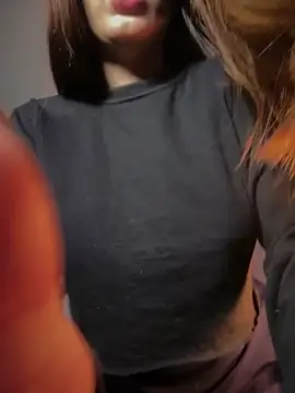 Snapshot of Zeli_66 chatting on 12/17/25, 03:56 Zeli 66 online show from 12/17/25, 03:56