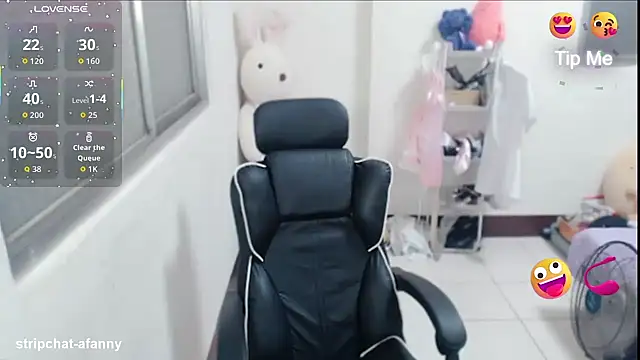 aFanny online show from 04/17/26, 01:47