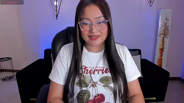 Snapshot of AmberLewis_ chatting on 03/04/25, 03:11 AmberLewis online show from 03/04/25, 03:11