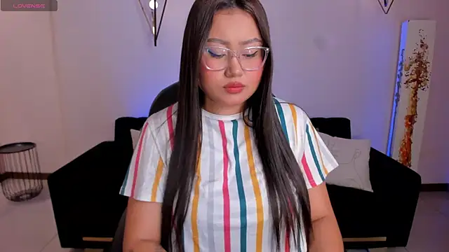 Snapshot of AmberLewis_ chatting on 03/05/25, 03:08 AmberLewis online show from 03/05/25, 03:08
