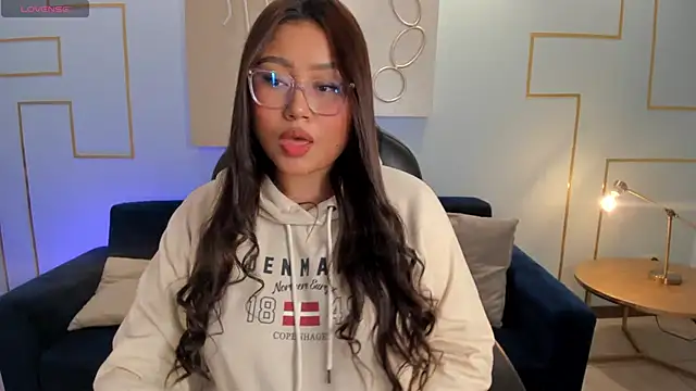 Snapshot of AmberLewis_ chatting on 03/12/25, 03:13 AmberLewis online show from 03/12/25, 03:13
