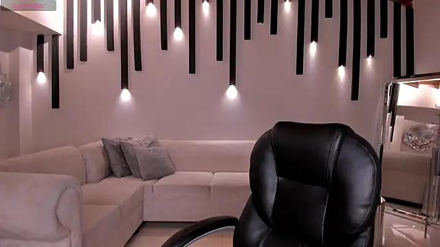 Snapshot of AmberLewis_ chatting on 09/14/25, 11:04 AmberLewis online show from 09/14/25, 11:04