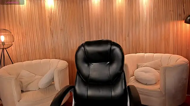 Snapshot of AmberLewis_ chatting on 09/21/25, 10:33 AmberLewis online show from 09/21/25, 10:33