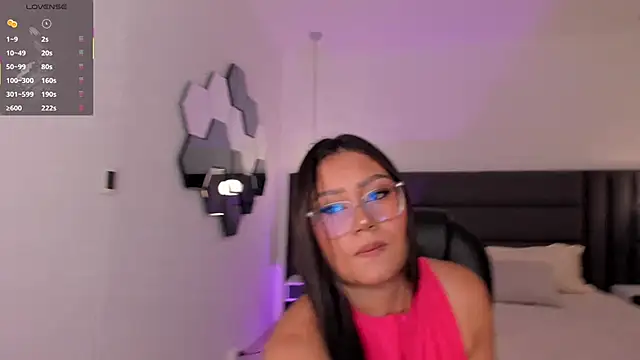Snapshot of AmberLewis_ chatting on 10/18/25, 02:58 AmberLewis online show from 10/18/25, 02:58