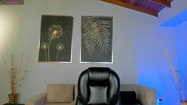 Snapshot of AmberLewis_ chatting on 10/23/25, 03:17 AmberLewis online show from 10/23/25, 03:17