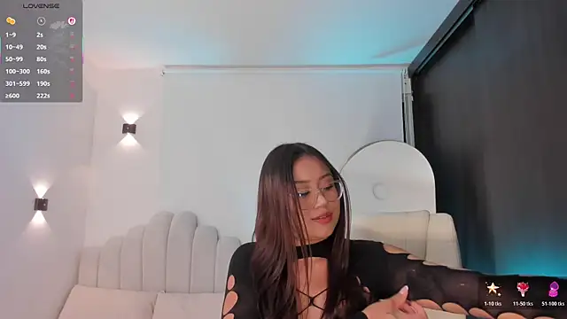 AmberLewis  online show from 04/30/26, 12:06