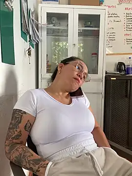Snapshot of nurse_desi_sexlove chatting on 06/17/26, 02:40 nurse desi sexlove online show from 06/17/26, 02:40