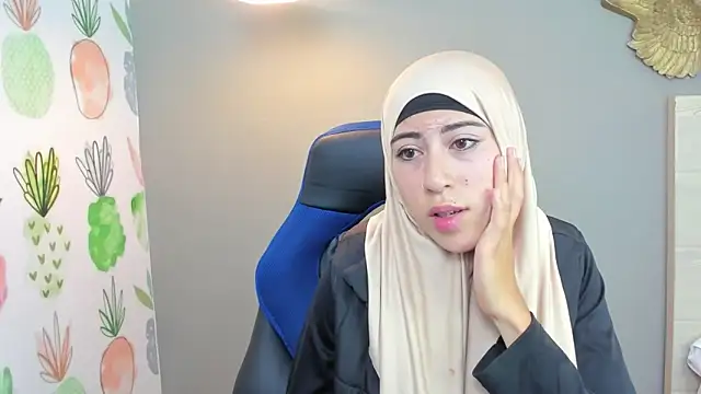 chaymae nah  online show from 12/13/24, 09:02