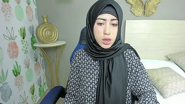 chaymae nah  online show from 01/11/25, 06:03