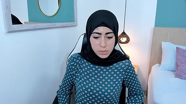 chaymae nah  online show from 01/22/25, 04:55