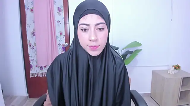 chaymae nah  online show from 03/17/25, 12:35