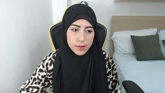 chaymae nah  online show from 03/21/25, 03:35