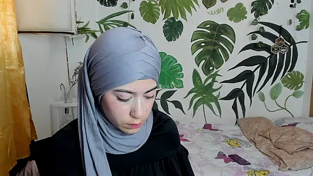 chaymae nah  online show from 10/21/25, 06:41