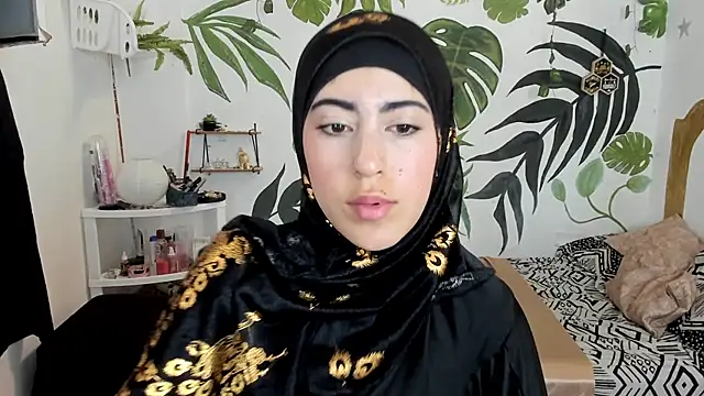 chaymae nah  online show from 12/03/25, 01:20