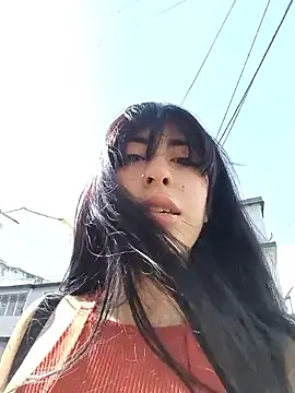 chaymae nah  online show from 04/12/26, 08:14