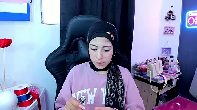 Snapshot of chaymae_nah_ chatting on 04/22/26, 01:56 chaymae nah online show from 04/22/26, 01:56