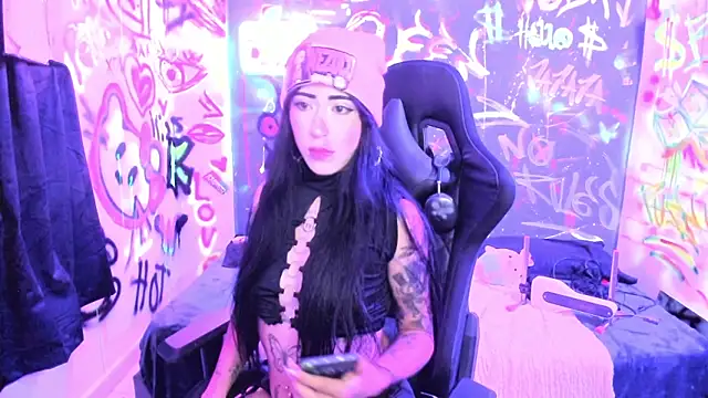 Snapshot of chaymae_nah_ chatting on 04/29/26, 03:10 chaymae nah online show from 04/29/26, 03:10