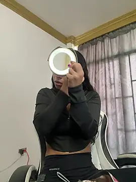 bella-black online show from 04/10/26, 12:32