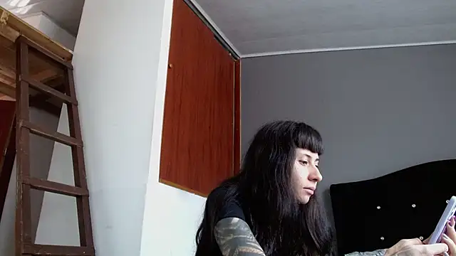 Emilia 1995 online show from 07/25/26, 02:14