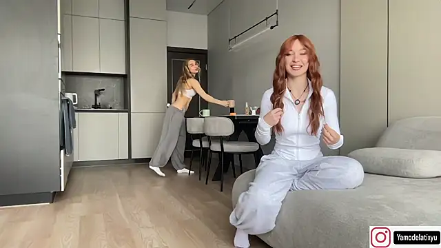 diffgirls2 online show from 05/17/26, 07:39