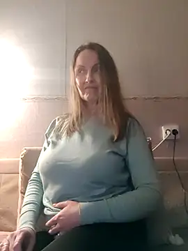 Snapshot of Evelina_cute chatting on 01/02/25, 07:40 Evelina cute online show from 01/02/25, 07:40