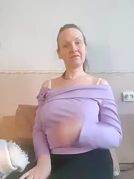 Snapshot of Evelina_cute chatting on 01/06/25, 12:13 Evelina cute online show from 01/06/25, 12:13