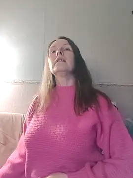 Snapshot of Evelina_cute chatting on 01/24/25, 02:30 Evelina cute online show from 01/24/25, 02:30