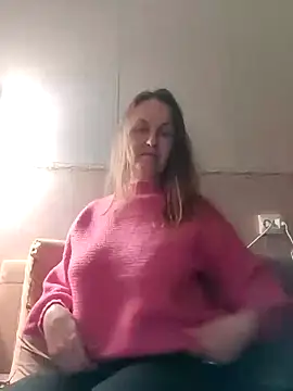 Snapshot of Evelina_cute chatting on 01/27/25, 05:15 Evelina cute online show from 01/27/25, 05:15