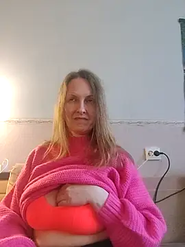Snapshot of Evelina_cute chatting on 01/31/25, 10:52 Evelina cute online show from 01/31/25, 10:52