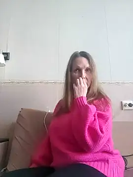 Snapshot of Evelina_cute chatting on 02/04/25, 12:44 Evelina cute online show from 02/04/25, 12:44