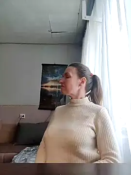 Snapshot of Evelina_cute chatting on 02/11/25, 11:43 Evelina cute online show from 02/11/25, 11:43