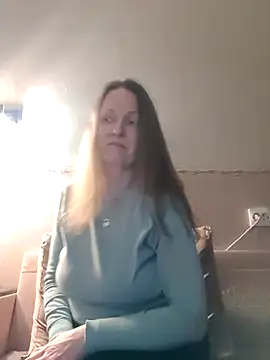 Snapshot of Evelina_cute chatting on 03/02/25, 04:32 Evelina cute online show from 03/02/25, 04:32