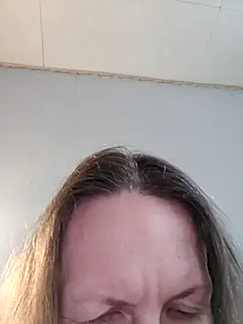 Snapshot of Evelina_cute chatting on 03/06/25, 08:52 Evelina cute online show from 03/06/25, 08:52