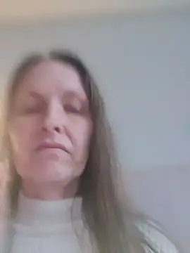 Snapshot of Evelina_cute chatting on 03/10/25, 03:09 Evelina cute online show from 03/10/25, 03:09