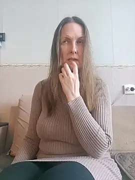 Snapshot of Evelina_cute chatting on 03/13/25, 08:26 Evelina cute online show from 03/13/25, 08:26