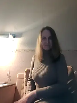 Snapshot of Evelina_cute chatting on 10/11/25, 05:55 Evelina cute online show from 10/11/25, 05:55