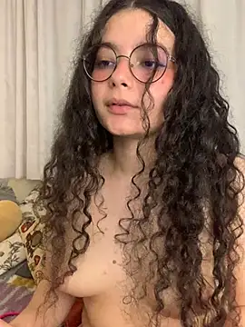 Snapshot of Antoniart_ chatting on 03/04/25, 07:41 Antoniart online show from 03/04/25, 07:41