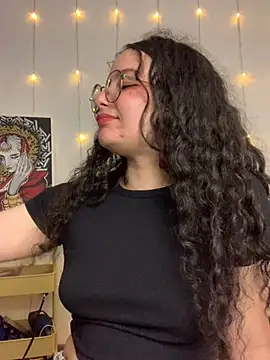 Snapshot of Antoniart_ chatting on 03/05/25, 03:51 Antoniart online show from 03/05/25, 03:51