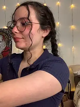 Snapshot of Antoniart_ chatting on 03/09/25, 05:22 Antoniart online show from 03/09/25, 05:22