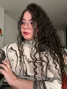 Snapshot of Antoniart_ chatting on 03/16/25, 02:10 Antoniart online show from 03/16/25, 02:10