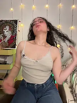 Snapshot of Antoniart_ chatting on 10/27/25, 01:31 Antoniart online show from 10/27/25, 01:31