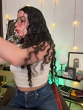 Snapshot of Antoniart_ chatting on 11/19/25, 01:38 Antoniart online show from 11/19/25, 01:38