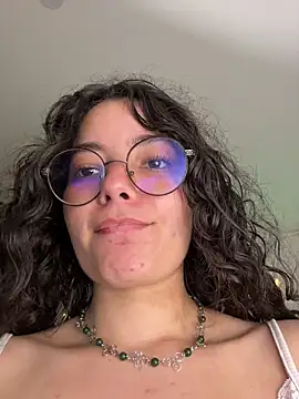 Snapshot of Antoniart_ chatting on 12/04/25, 02:54 Antoniart online show from 12/04/25, 02:54