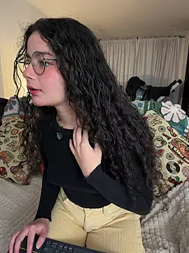 Snapshot of Antoniart_ chatting on 02/18/26, 03:46 Antoniart online show from 02/18/26, 03:46